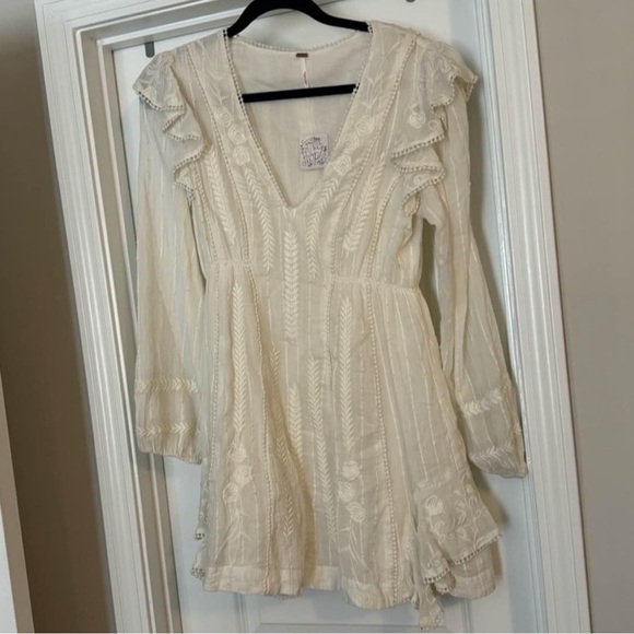 ✨NWT Free People Isabella Embroidered Bridal Shower Mini Dress Size 8🤍 - Picture 2 of 7